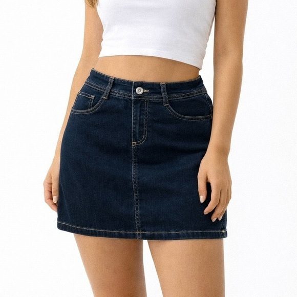 St. John's Bay Dresses & Skirts - St. John’s Bay Dark Wash Denim Blue Skort Size 2 – Stretch Jean Skort 5-Pocket